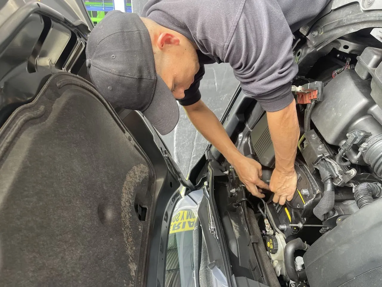 Instalación de batería en el motor